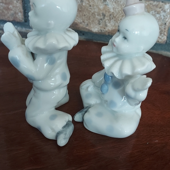Two Vintage Clown Porcelain Figurines RB Florist Quality made in Japan - Picture 6 of 9
